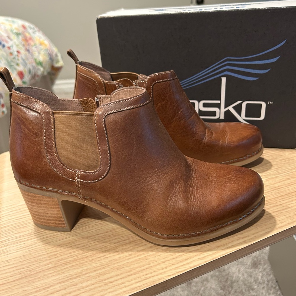 Dansko Harlene leather Brown Ankle Booties with Stacked Heel